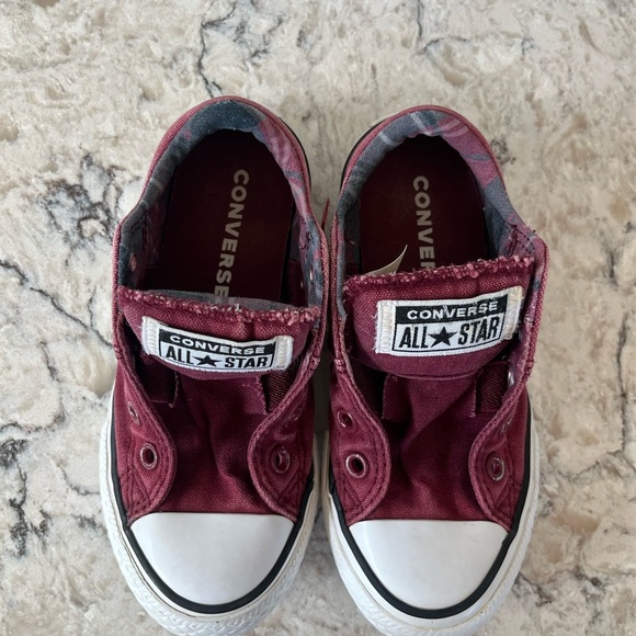 Converse Sneakers Classic Canvas Design - Picture 7 of 7